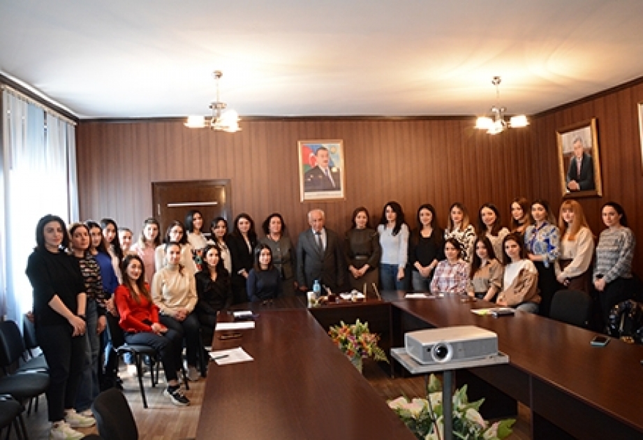 Radiasiya Problemləri İnstitutunda “Qadın gülərsə” adlı tədbir