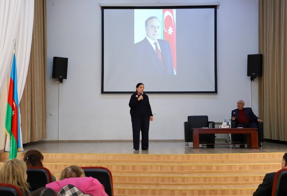 ADU-da professor Dilarə Seyidzadə ilə görüş