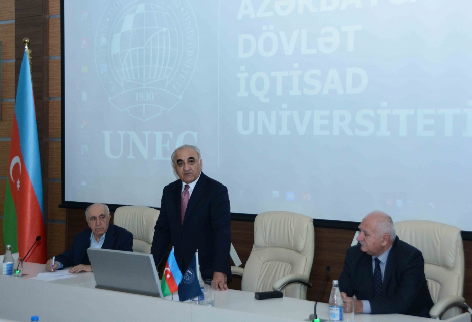 UNEC-də “Qeyri-akademik transkript” layihəsi müzakirə olunub
