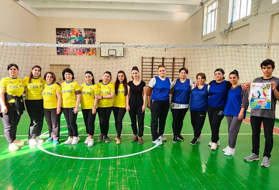 Qadın müəllimlər arasında voleybol yarışı keçirilib
