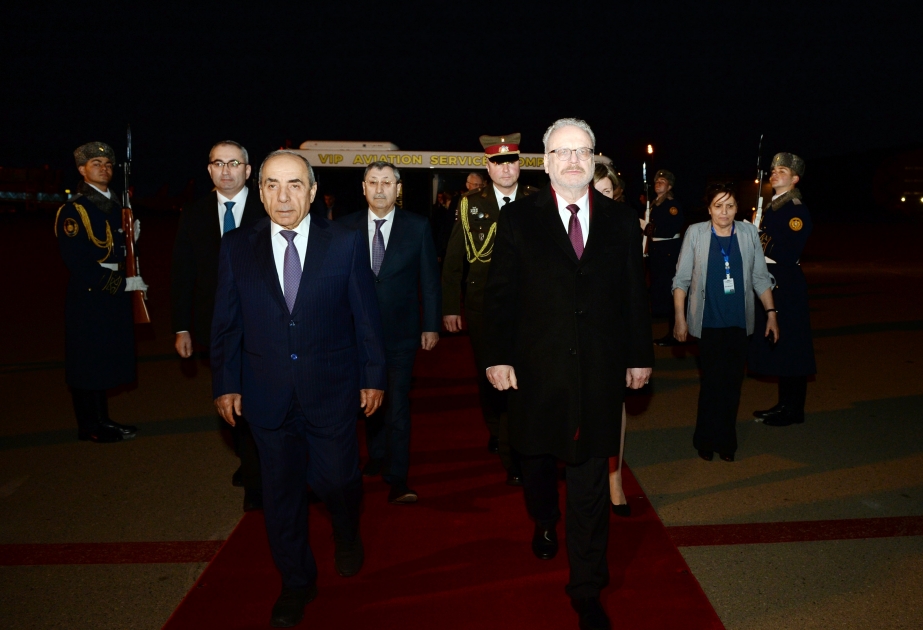 Le président letton Egils Levits entame une visite officielle en Azerbaïdjan