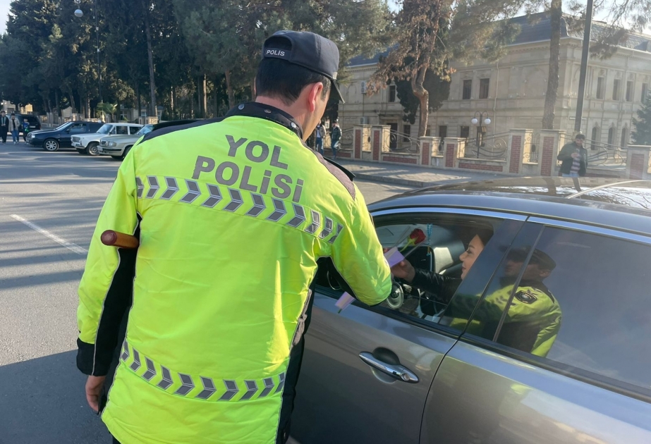 Yol polisi Mingəçevir və Balakəndə qadın sürücüləri təbrik edib