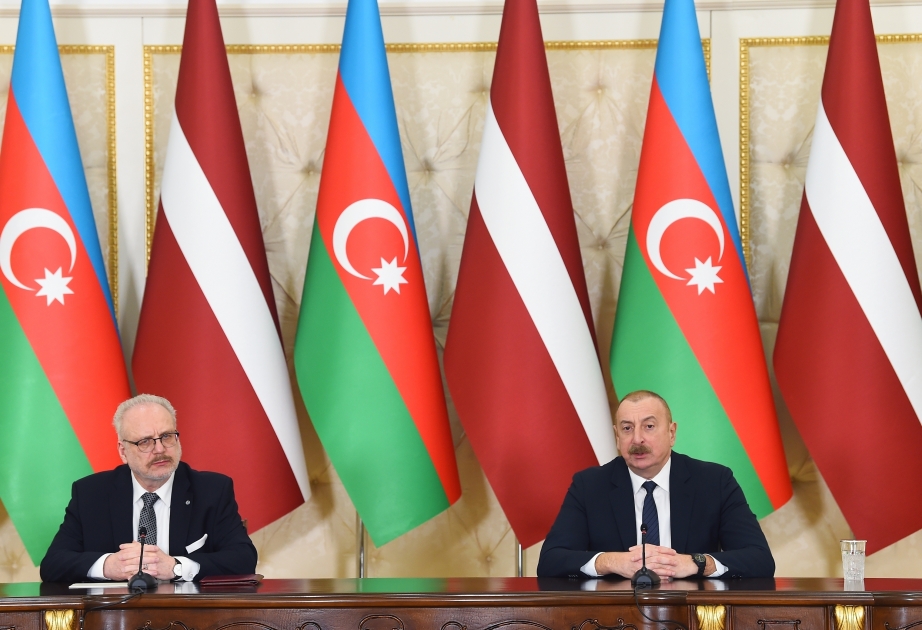 Los Presidentes de Azerbaiyán y Letonia hicieron declaraciones a la prensa