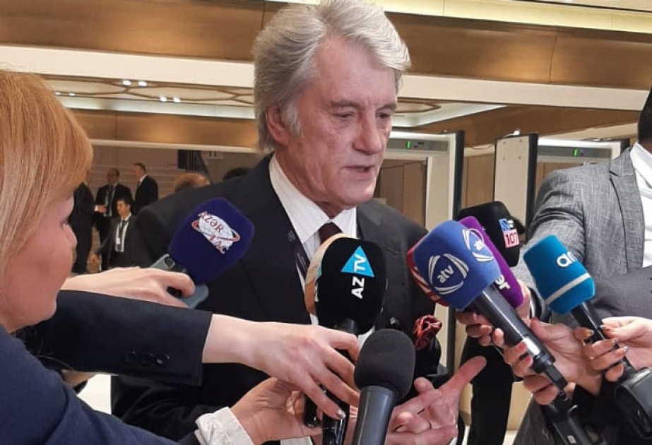 Viktor Yuşşenko: Bakı siyasi müzakirələrin Davos məkanına çevrilib