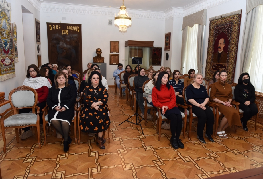 Başı tufanlı Səhəndim -  elmi seminar