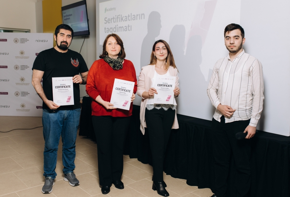 “IT-Akademiya”nın məzunlarına sertifikat təqdim edilib