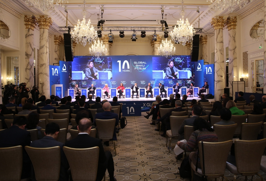 Bakı Forumunda Avrasiyada yeni enerji və nəqliyyat dəhlizlərinin rolu mövzusunda panel iclası keçirilib