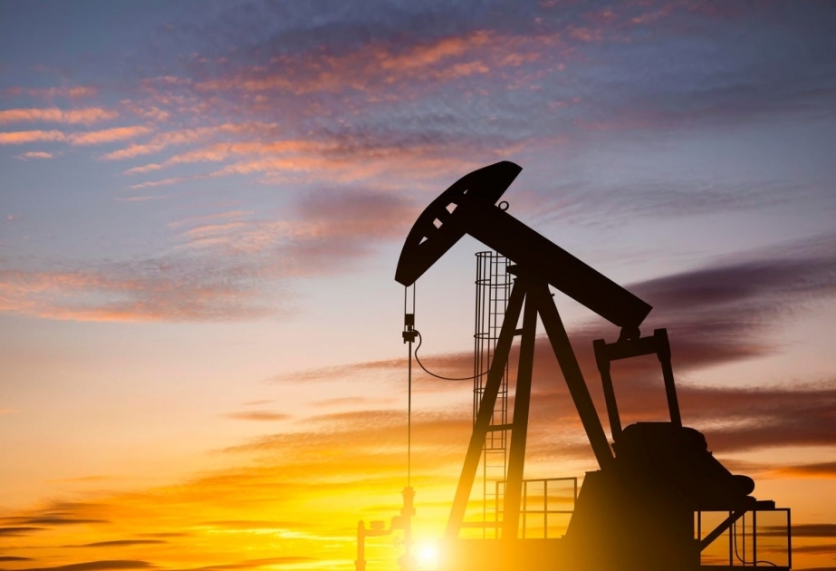 Azerbaijani oil price drops in world markets