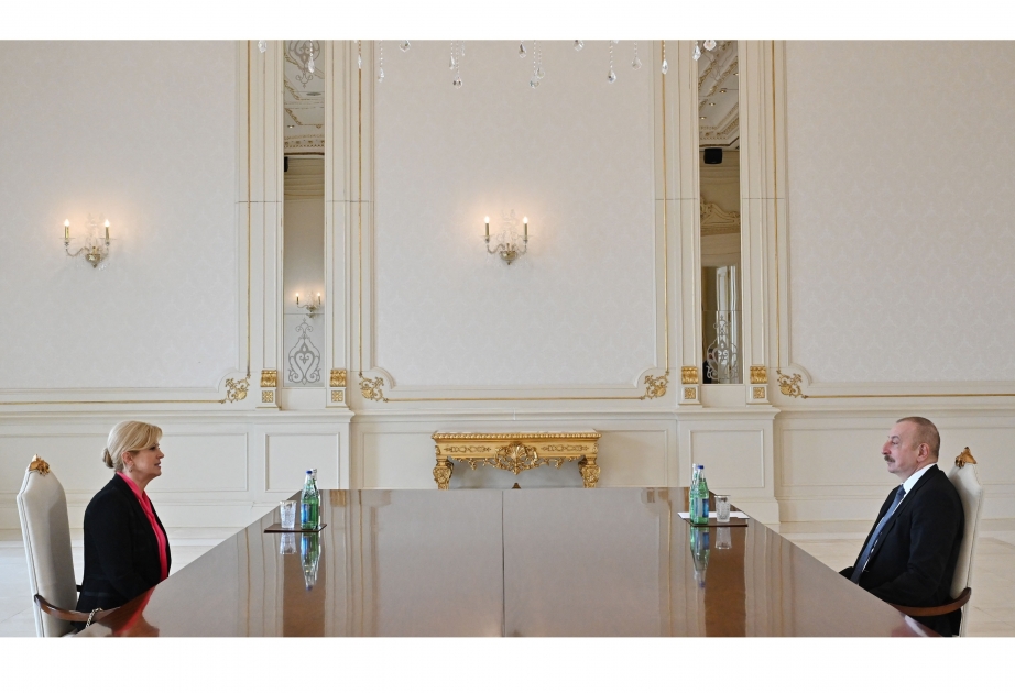 Presidente Ilham Aliyev recibió a la ex Presidenta de Croacia