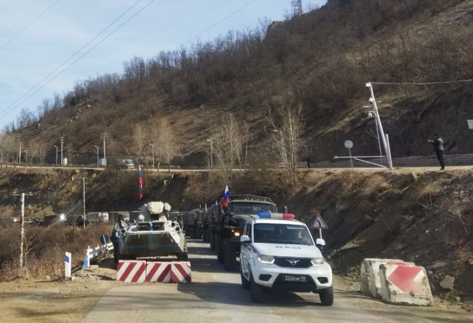 Конвой автомобилей миротворцев проехал в сторону Лачина