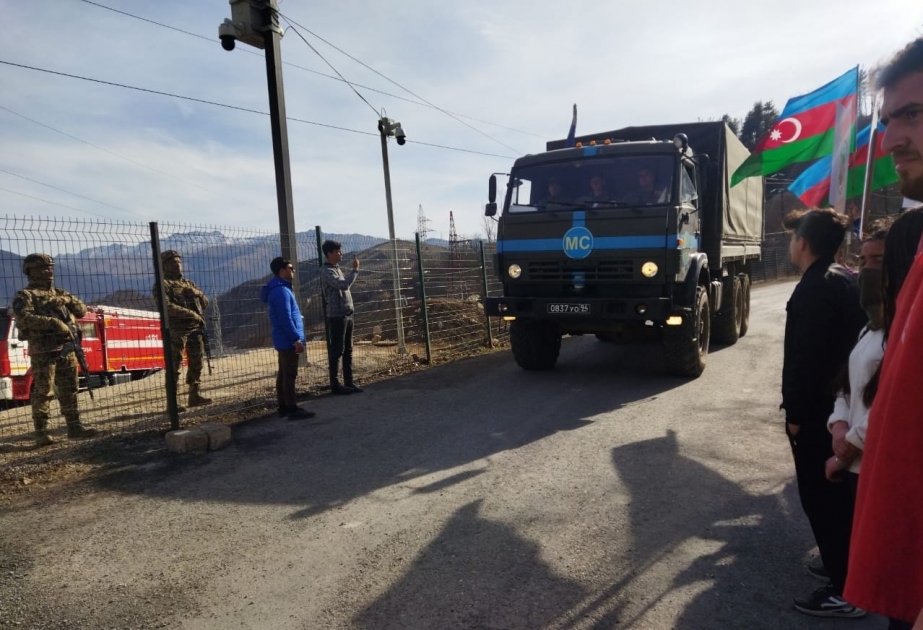 По территории проведения акции беспрепятственно проехали еще 9 автомобилей миротворцев