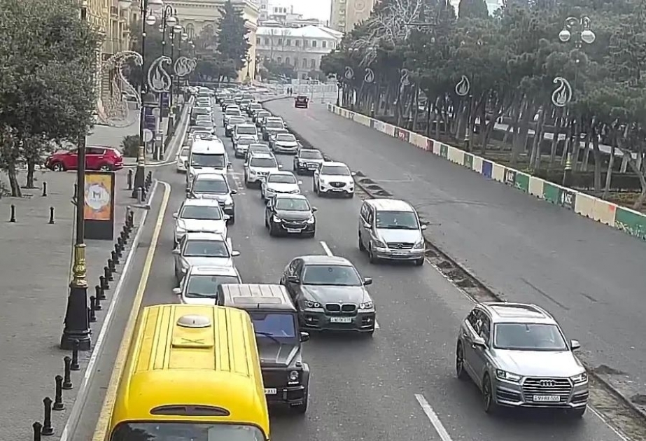Bakıda hazırda sıxlıq müşahidə edilən yollar -  SİYAHI