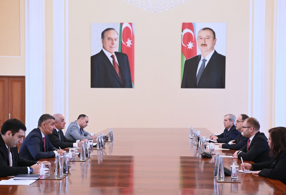 Baku: Ministerpräsident Ali Asadov trifft albanischen Präsidenten Bajram Begaj