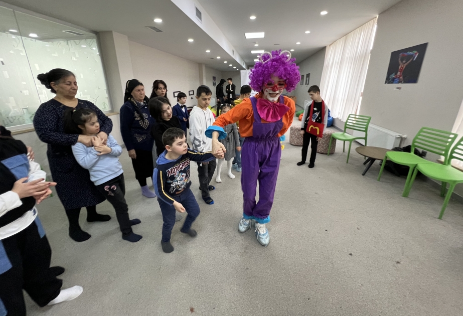 Daun sindromlu uşaqlar üçün yaz düşərgəsi davam edir