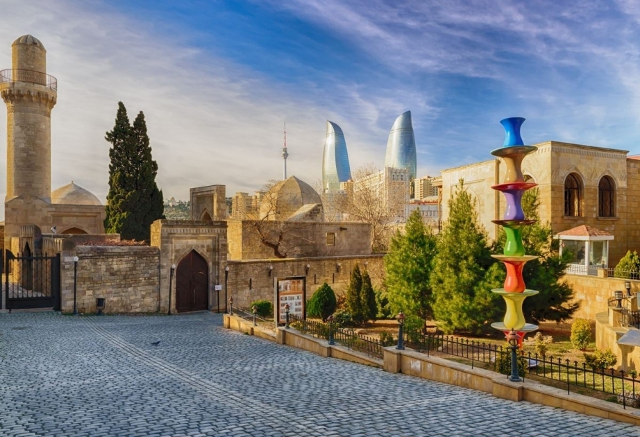 Возобновляются групповые туристические поездки из Китая в Азербайджан