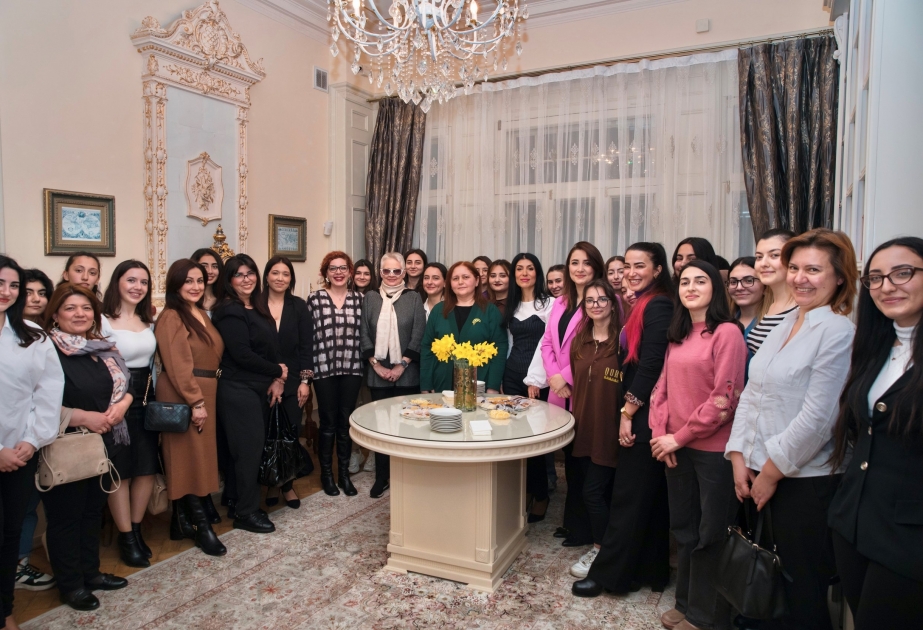 İçərişəhərdə “QadınTalks” layihəsi çərçivəsində görüş