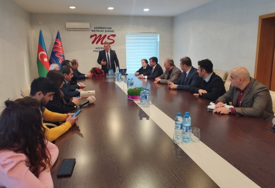 “Şirməmməd Hüseynov mükafatı” səfirə təqdim olunub