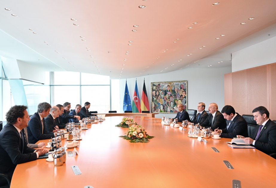 Состоялась встреча Президента Азербайджана Ильхама Алиева с Канцлером Германии Олафом Шольцем в расширенном составе ВИДЕО