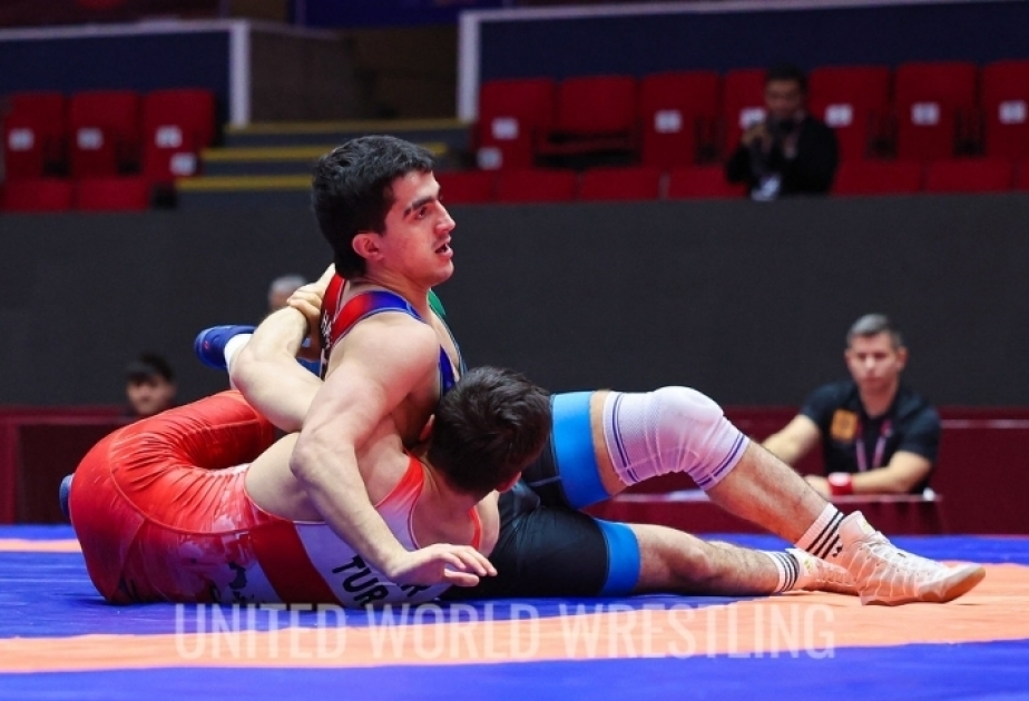 Luchador azerbaiyano en la final del Campeonato de Europa Sub23 de Bucarest