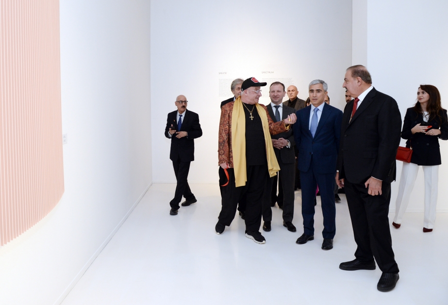 Heydər Əliyev Mərkəzində bəhreynli rəssam Raşid Al Xəlifənin “İlk qığılcım” sərgisinin açılışı olub
