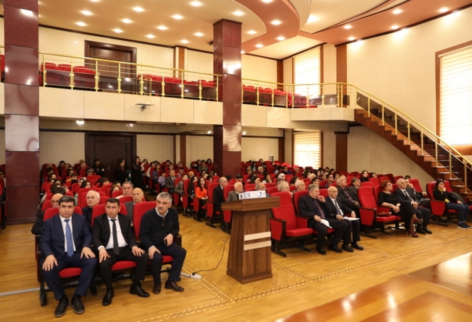 Yaponiyanın Osaka Prefektura Universitetinin professoru BDU-da mühazirə oxuyub