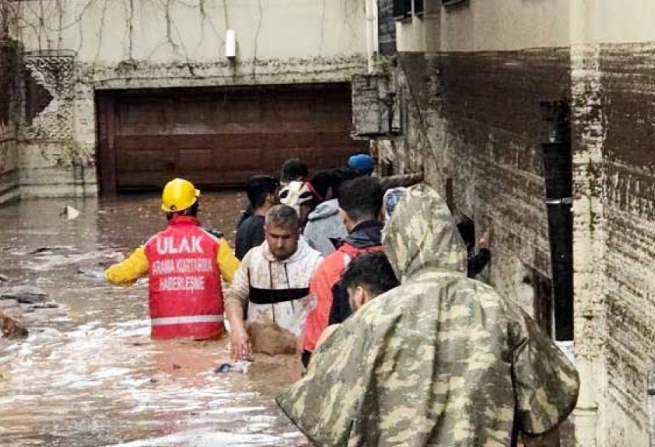 Aumentan a 10 los muertos por las inundaciones en Türkiye