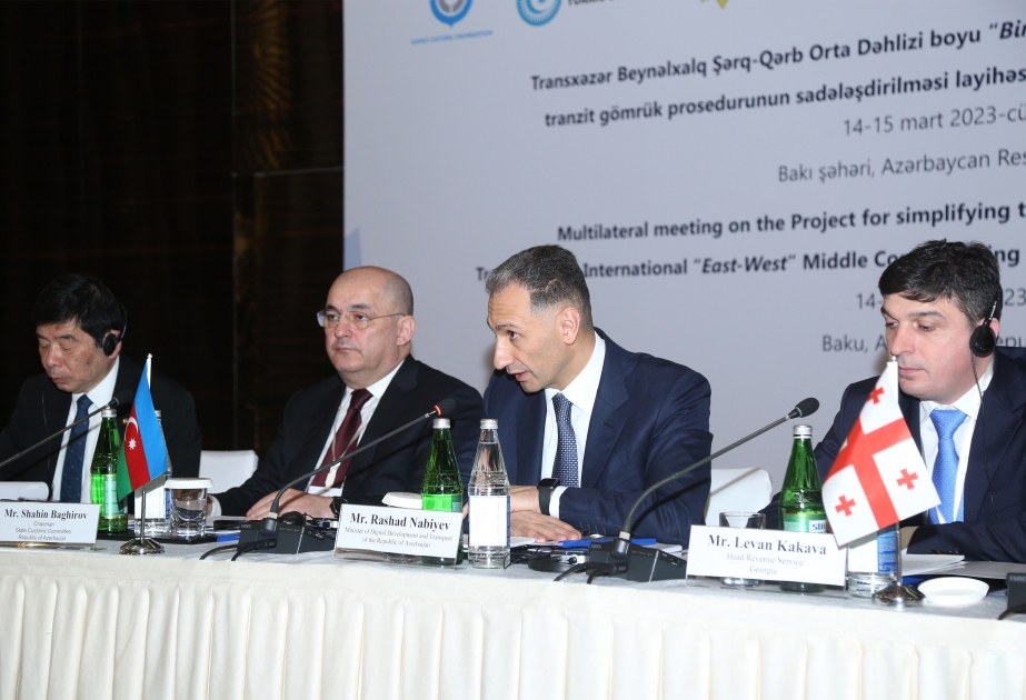 Le ministre Rechad Nabiyev : La conception de la deuxième phase de construction
du Port de commerce maritime international de Bakou sera prête en octobre