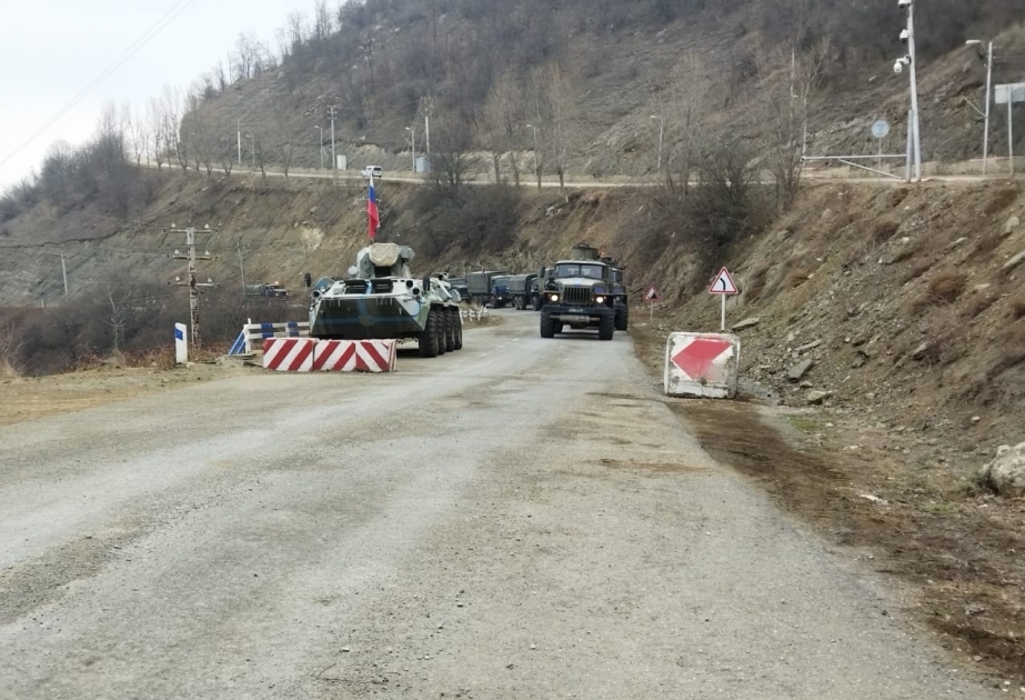 Дорога Лачин-Ханкенди: 17 автомобилей российских миротворцев беспрепятственно проехали