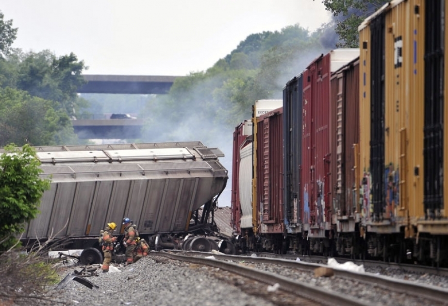 Freight train carrying hazardous materials derails in western Arizona - media