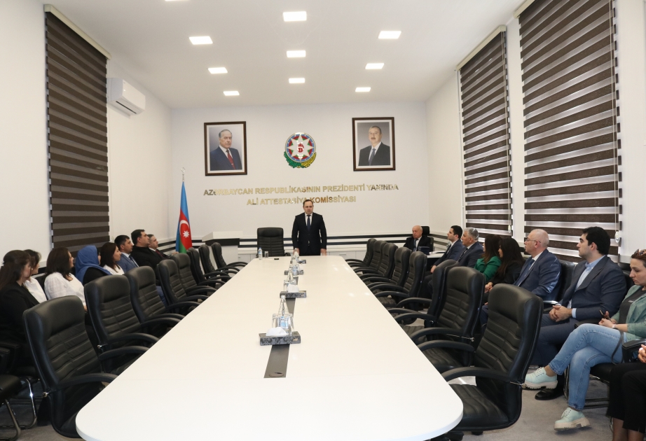 Elmi dərəcə və ad almış 36 iddiaçıya diplomlar və attestatlar təqdim edilib