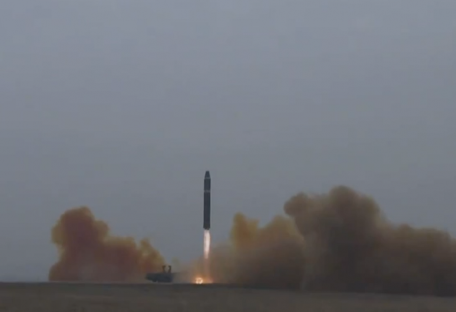 Şimali Koreya qitələrarası ballistik raketi uğurla sınaqdan keçirdiyini bildirib