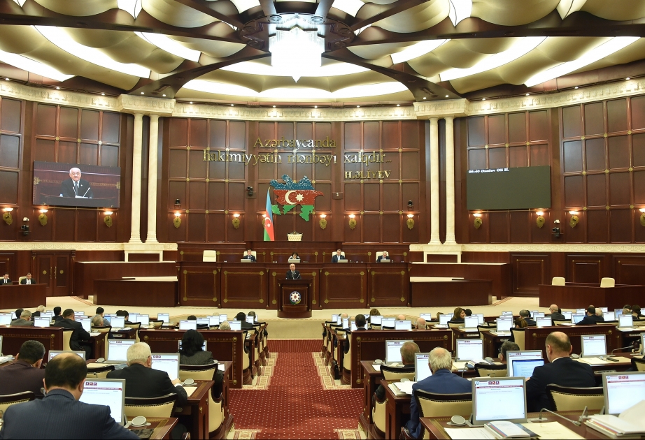 Milli Məclisdə Nazirlər Kabinetinin 2022-ci ildəki fəaliyyəti haqqında hesabatı dinlənilib