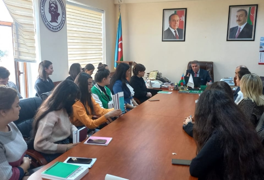 Professor Nadir Məmmədli istehsalat təcrübəsi keçən tələbələrə ustad dərsi keçib