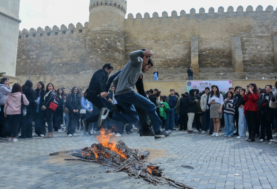 UNEC-də Novruz bayramı böyük coşqu ilə qeyd olunub