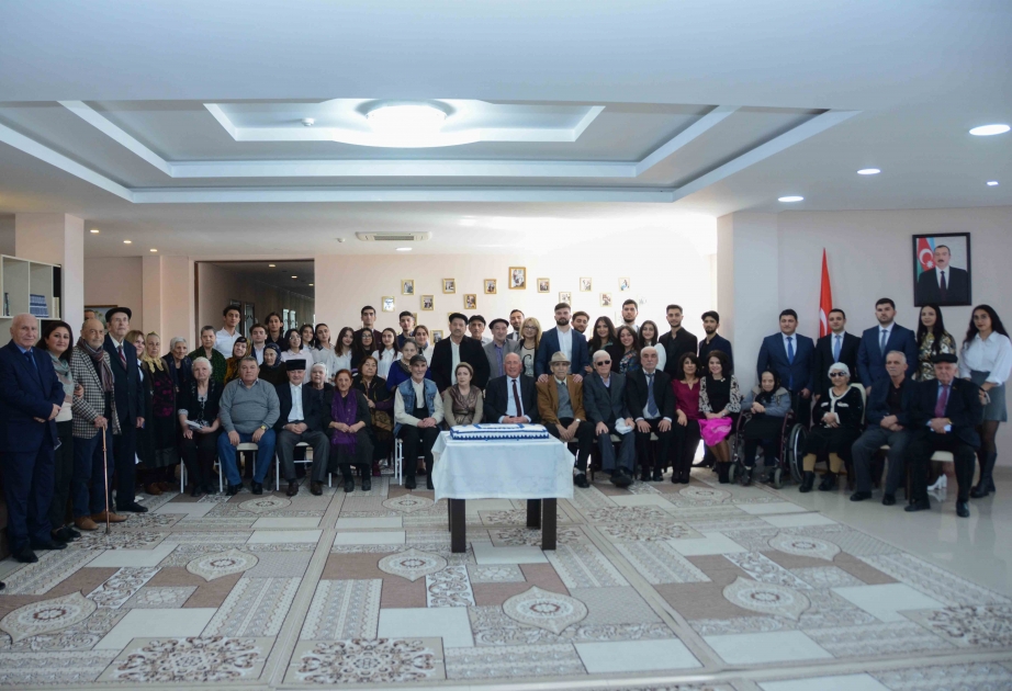 UNEC kollektivi Novruz bayramını “Qocalar evi”ndə qeyd edib