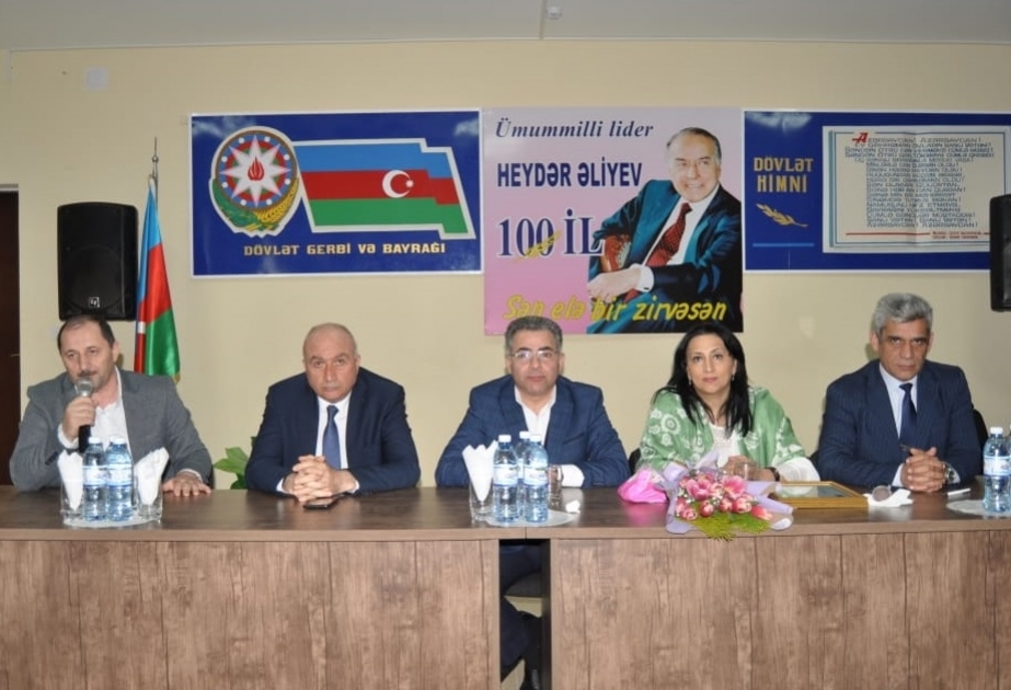 Şirvan Dövlət İqtisadiyyat və Humanitar Kollecində iqtisadçı alimlərlə görüş