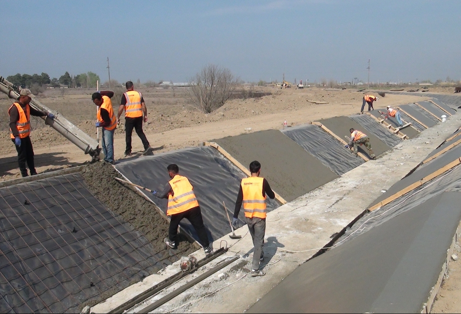 İmişlidə beton üzlüyə alınan iki kanal hesabına 20 min hektardan çox sahənin suvarılması yaxşılaşacaq