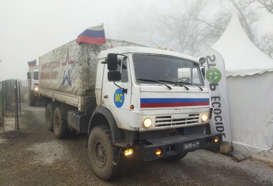 Lachin-Khankendi road: Another convoy of Russian peacekeepers move freely through protest area