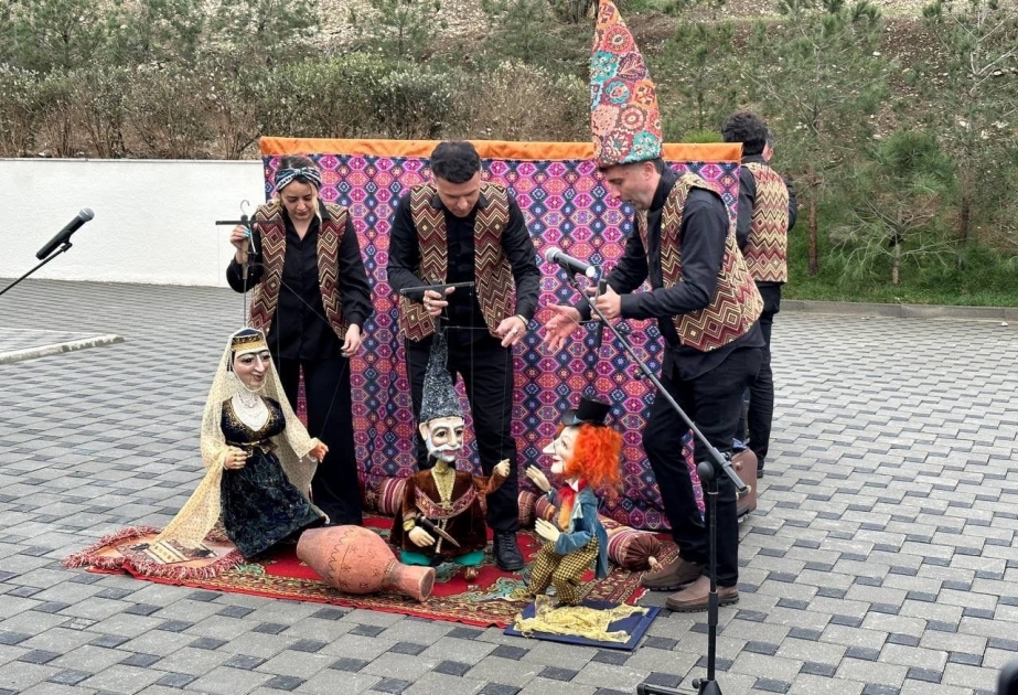 Kuklaçılar bu dəfə Talış kəndində Novruz şənliyinə qatılıblar