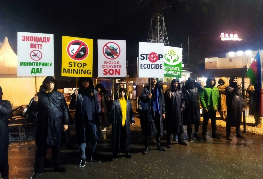 Праздничная атмосфера Новруз байрамы на дороге Лачин-Ханкенди, где проходит экоакция