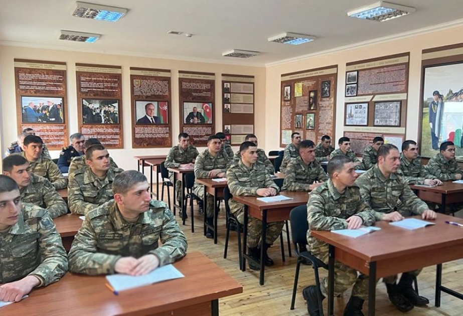 “Ən yaxşı ictimai-siyasi hazırlıq dərsinin qrup rəhbəri” müsabiqəsi keçirilib