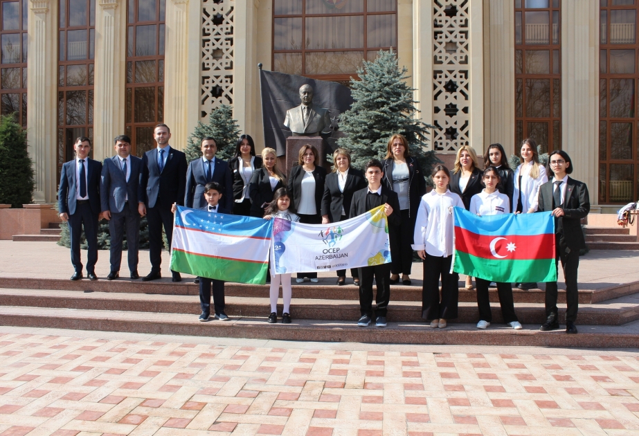 Bakı şəhər 53 nömrəli orta məktəbin nümayəndə heyəti Özbəkistandakı Azərbaycan Mədəniyyət Mərkəzində olub