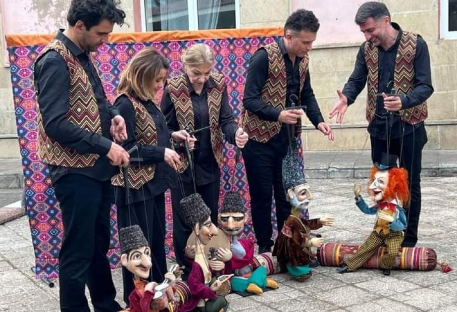 Kukla Teatrının bölgələrə qastrolu davam edir