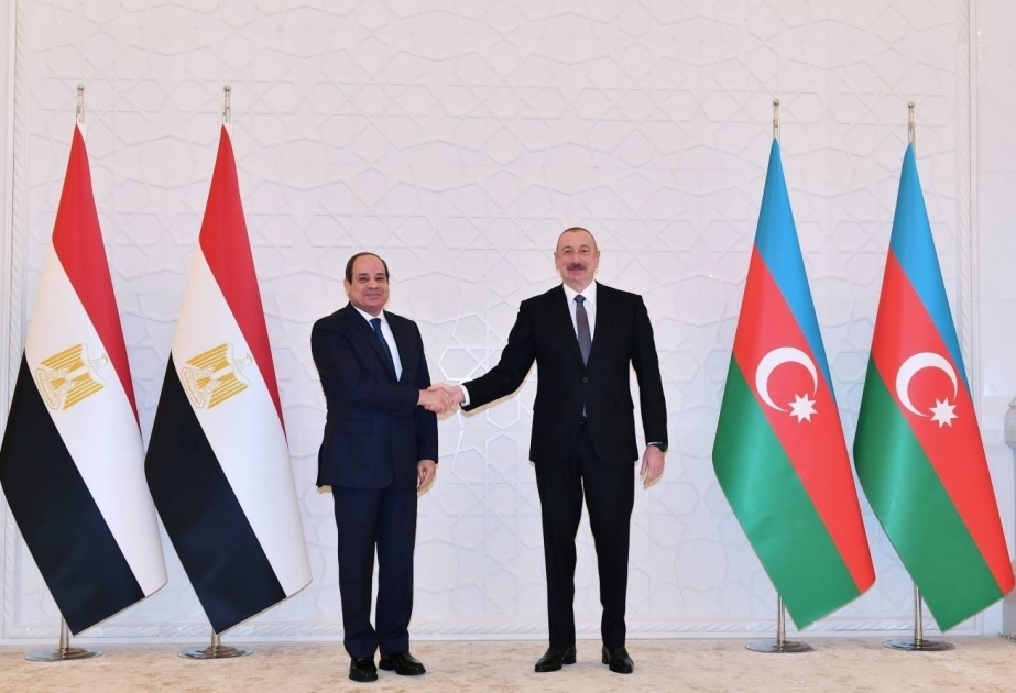 El Presidente de la República Árabe de Egipto telefoneó a su par de Azerbaiyán