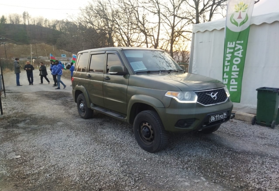 Lachin-Khankendi road: 10 more Russian peacekeepers’ vehicles move freely through protest area