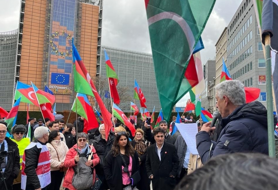Участники митинга тюрков Южного Азербайджана в Брюсселе обратились к международной общественности

