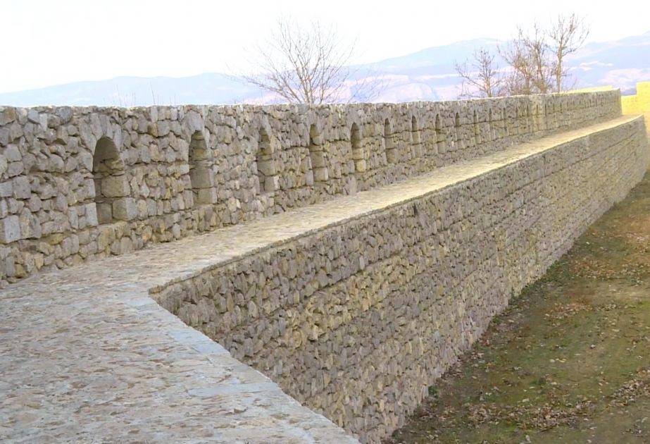Los armenios destruyeron deliberadamente la puerta de Ireván del castillo de Shusha