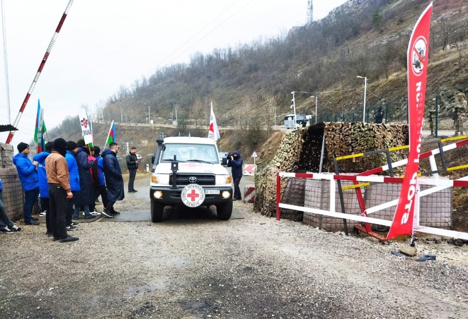 Deux véhicules du CICR ont traversé sans obstacle la zone de manifestation