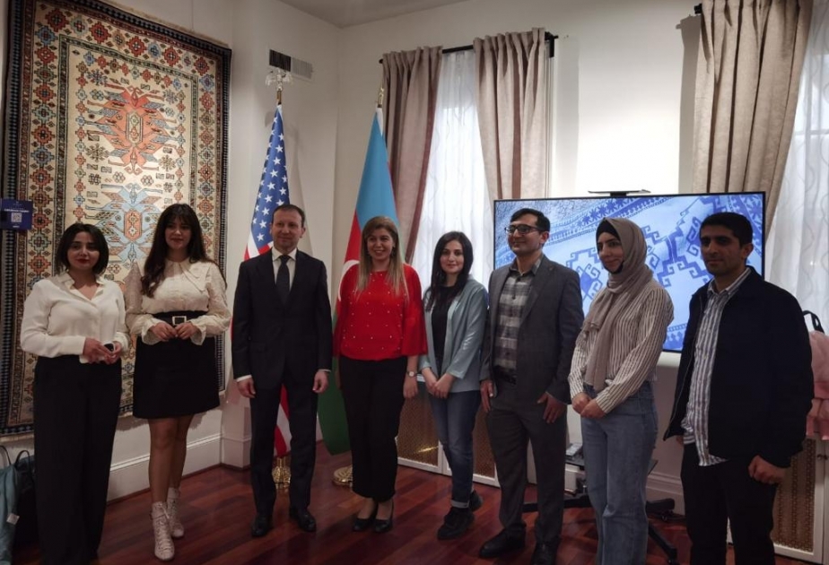 Azərbaycan xalçaları və xalça toxuculuğu ənənələri Vaşinqtonda nümayiş olunur