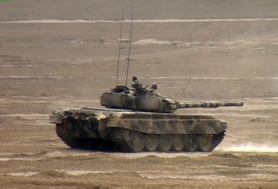 提高坦克部队战备水平 – 视频